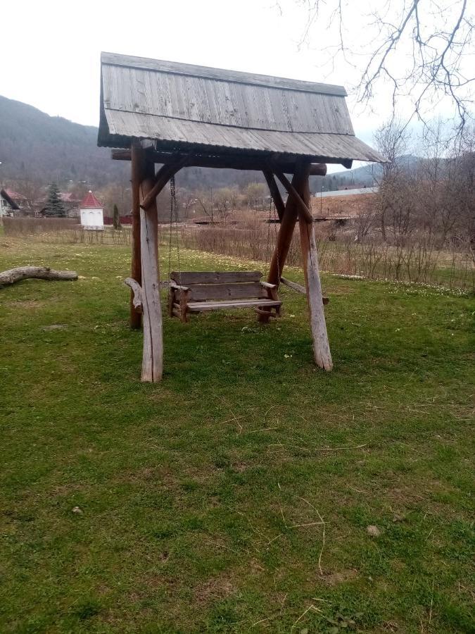 Садиба Федорчуків За Рікою Scheschory Exterior foto