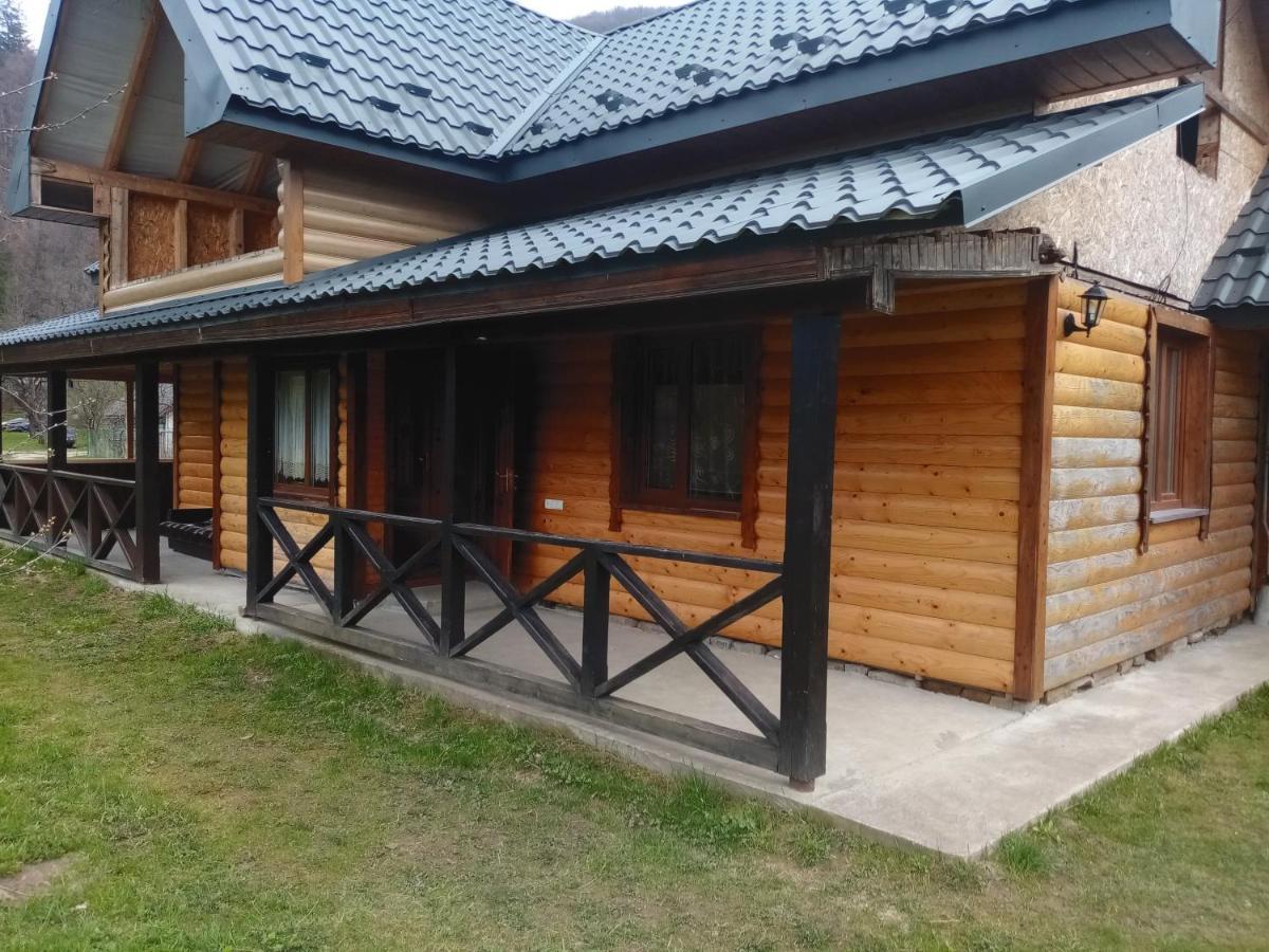 Садиба Федорчуків За Рікою Scheschory Exterior foto