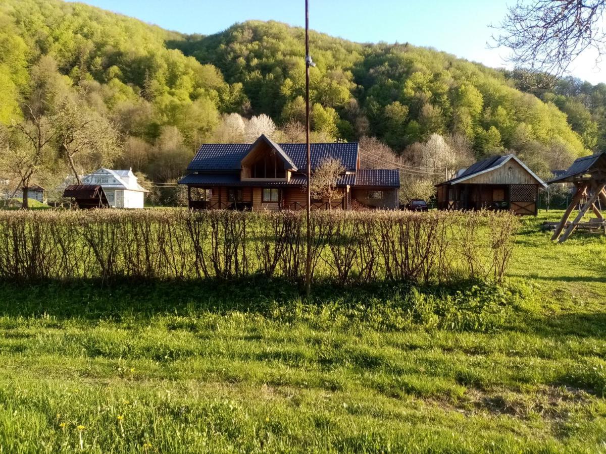 Садиба Федорчуків За Рікою Scheschory Exterior foto