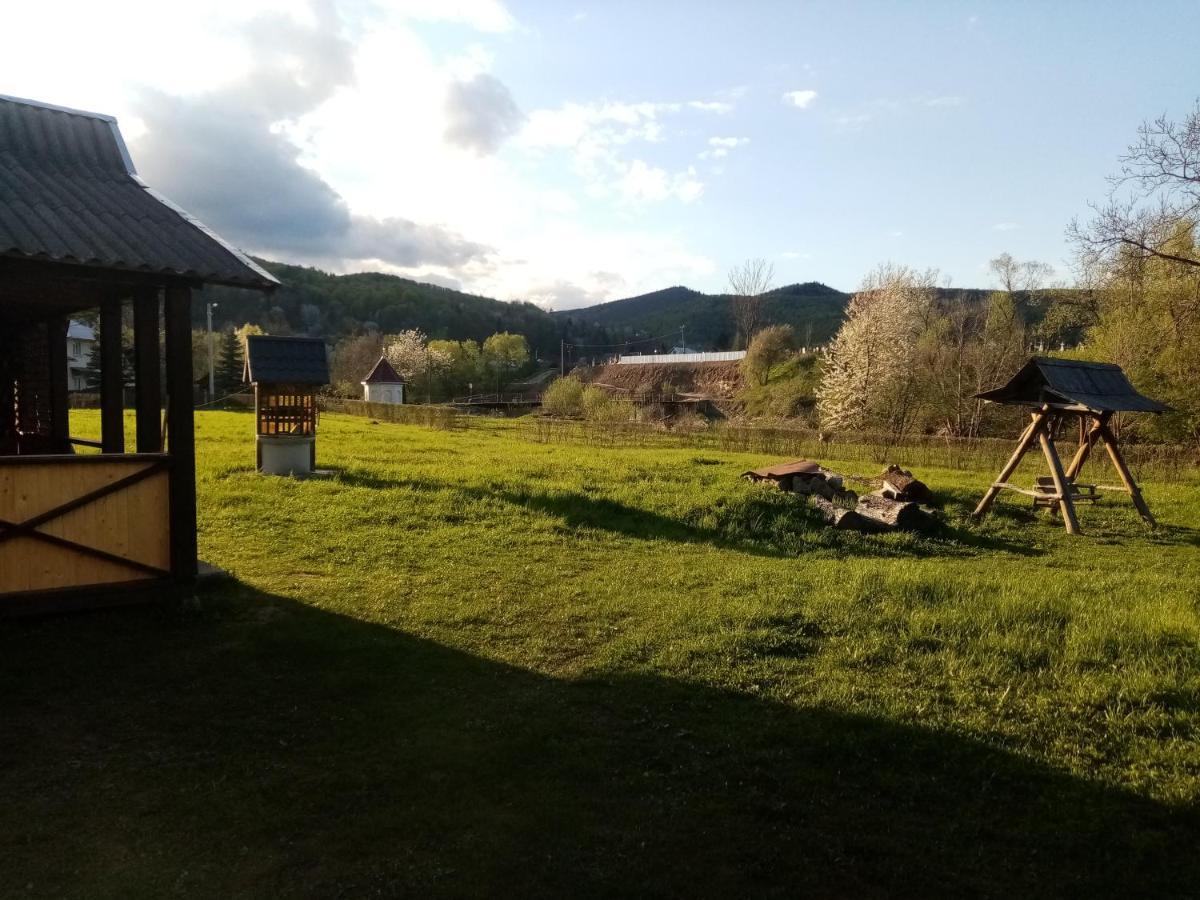 Садиба Федорчуків За Рікою Scheschory Exterior foto