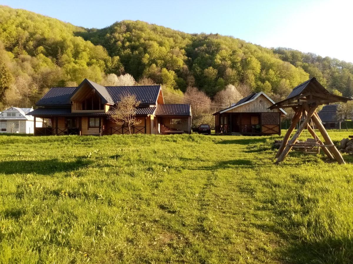 Садиба Федорчуків За Рікою Scheschory Exterior foto