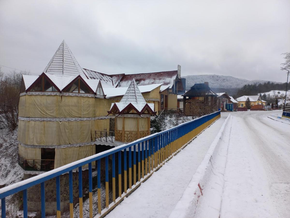 Садиба Федорчуків За Рікою Scheschory Exterior foto